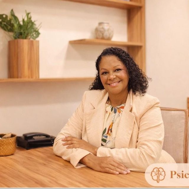 Cláudia Márcia Mendes, Psicólogo Macaé