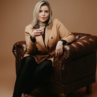 Dra. Renata Maria Rainho Prado