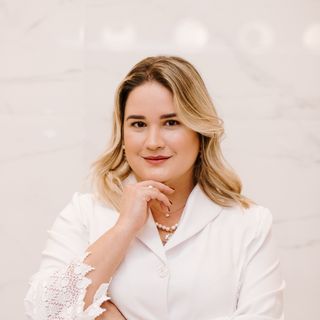 Marianne  Lana, Dermatologista Juiz de Fora