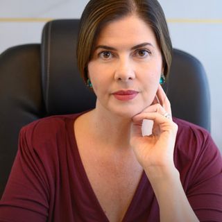 Karina Mazzarino Bassols, Ginecologista Porto Alegre