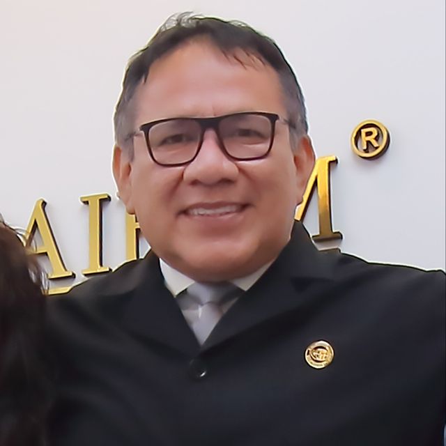 Marco Antonio Carrión Santos, Cirujano maxilofacial Los Olivos