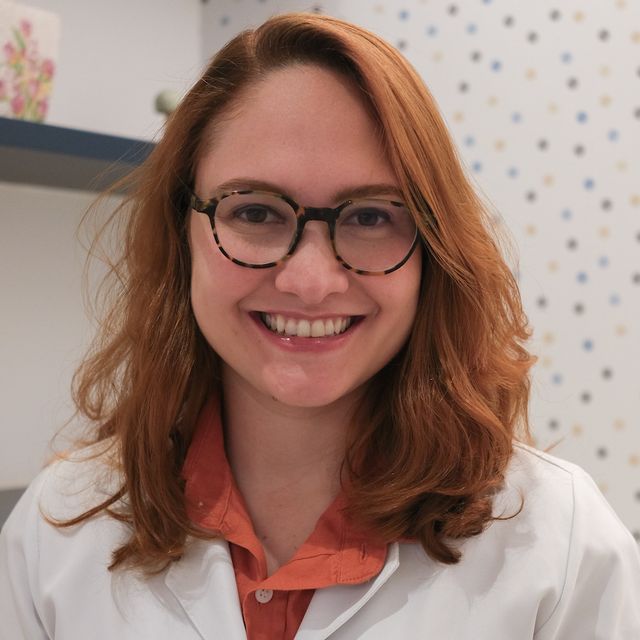 Camila  Miguez de Oliveira Ahmed, Neurocirurgião Rio de Janeiro