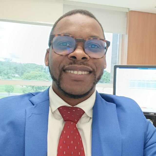 Arsèle Yvan  Tcheuffa , Ginecologista Brasília