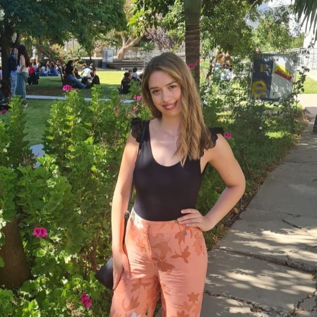 Issabella Lopez Bousek, Psicólogo Viña del Mar