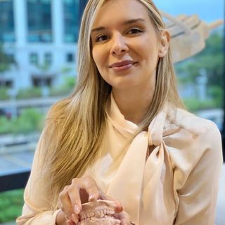 Ampliar imagem: Nathalia Manhães M. de Azevedo, Dentista Rio de Janeiro