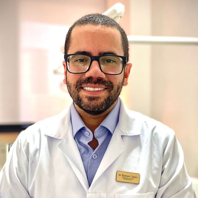 Éberson Luis Marques Sasso, Dentista Porto Alegre