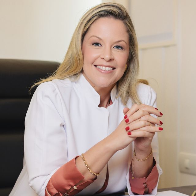 Leilane Lóta, Ginecologista Niterói