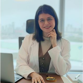 Dra. Gabriela Emery Cavalcanti Santos