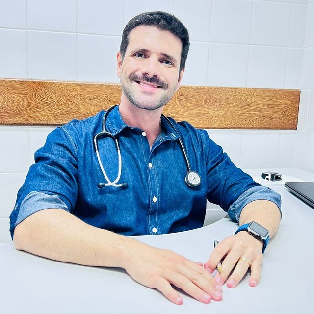 Jefferson  Vieira, Médico clínico geral Nova Almeida