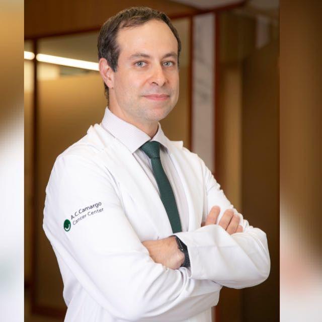 Tiago Santoro Bezerra, Cirurgião geral São Paulo