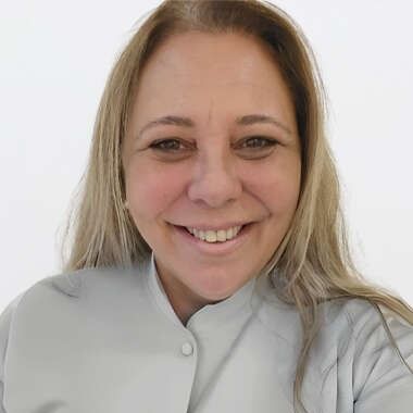 Maria Victoria  Almeida da Costa, Dentista Niterói