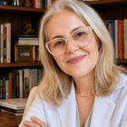 Dra. Ana  Cristina Nazari