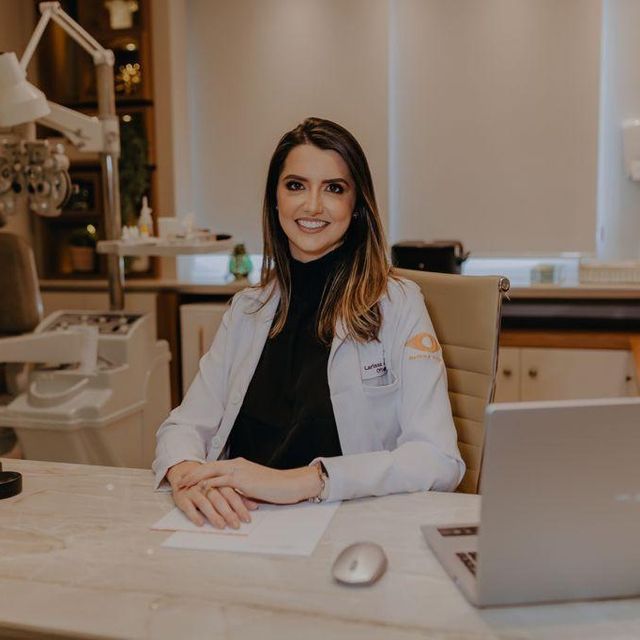 Larissa Alves Aurich, Oftalmologista Vila Velha