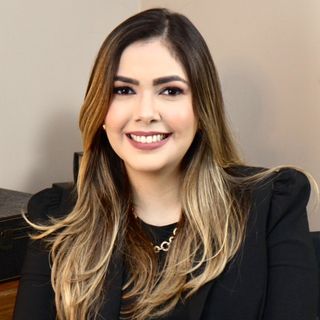 Dra. Larissa Brandão