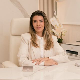 Lívia Flávia Sebe Lourenço, Dermatologista Belo Horizonte