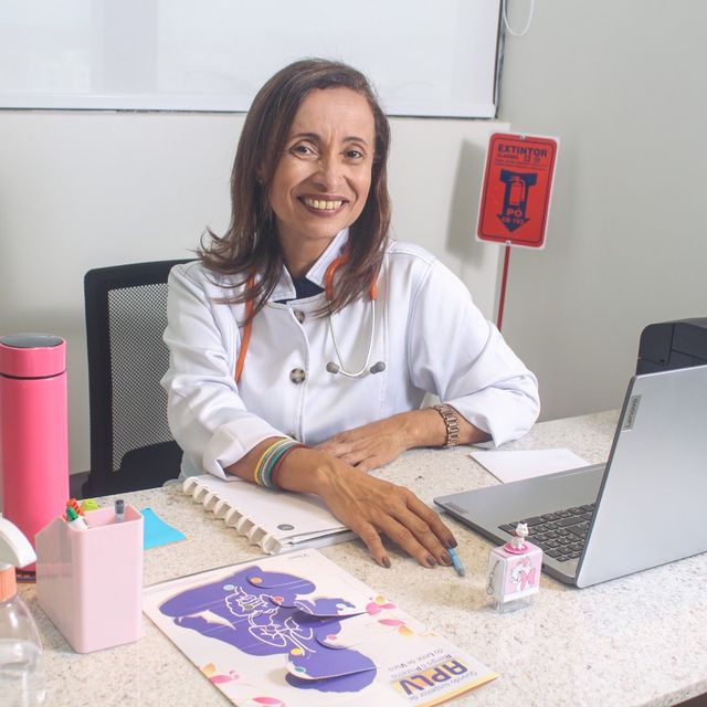 Ana Celma  Araujo , Pediatra Olinda