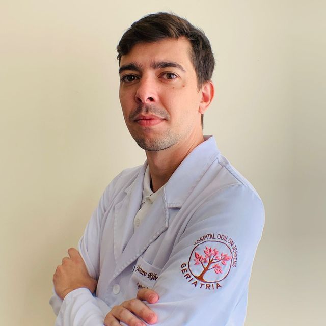Gustavo Moreira Ribeiro de Oliveira, Geriatra Entre Rios de Minas