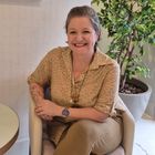 Dra. Thais Cristina Rades de OLIVEIRA