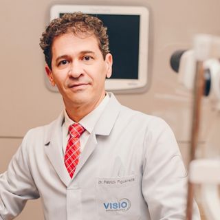 Ampliar imagem: Patrick Figueiredo, Oftalmologista Passos