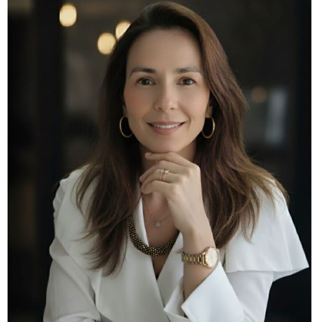 Tatiana  de Souza Pinto, Dentista São Paulo