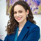 Dra. Kenia Assis Chaves