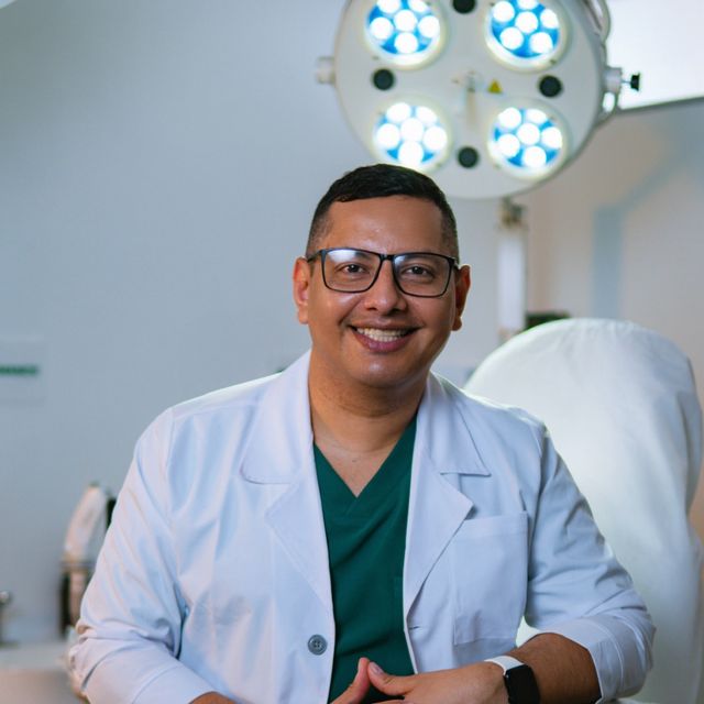 Oscar Javier Hernández Pabón, Dermatólogo Villavicencio