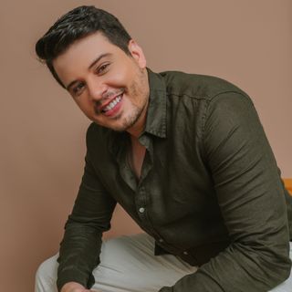 Ampliar imagem: Alexandre Calegari Oliosi, Dermatologista Vitória