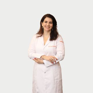 Ana Cristina Dantas Chaladovsky, Dermatologista São Paulo