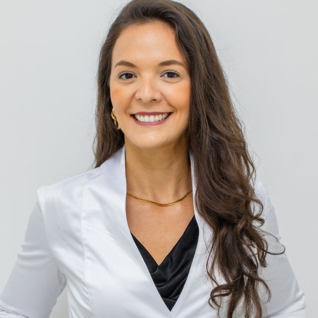 Camila Santos Gomes da Cruz, Dentista Rio de Janeiro