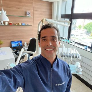 Dr. Gustavo Neves
