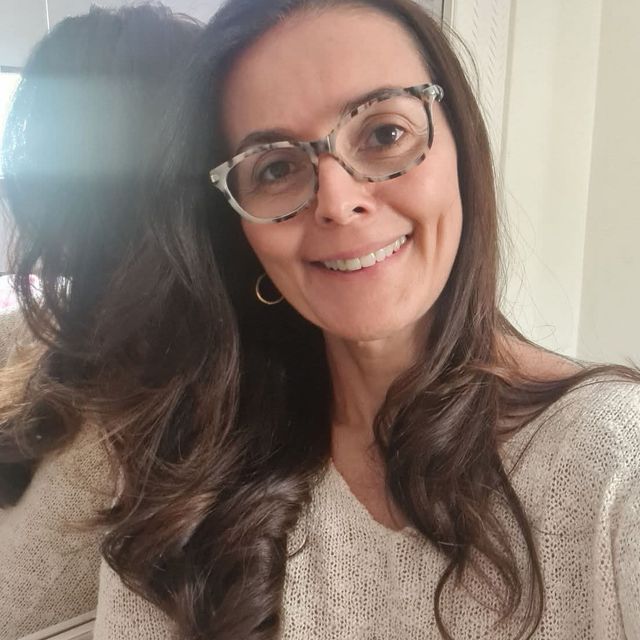 Adriana Do Valle Guimaraes Cavalcante, Dermatologista Rio de Janeiro