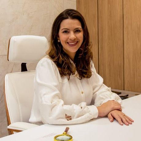 Thaiane Huttner, Dermatologista Alagoinhas