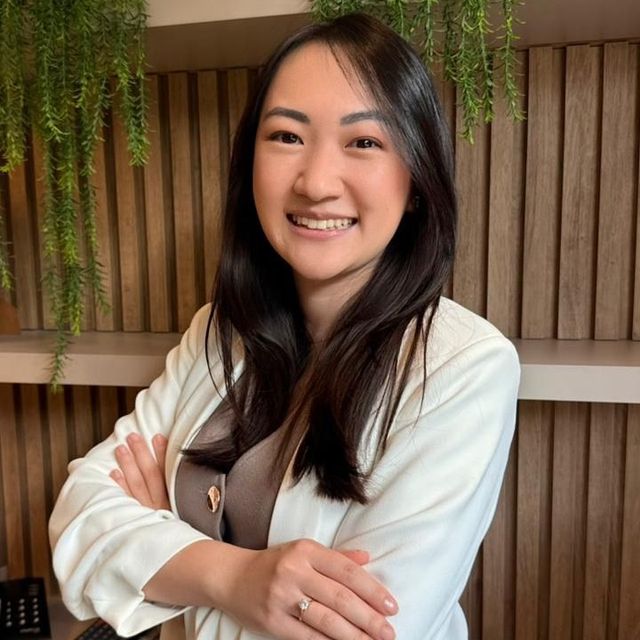 Kelly Kon, Dermatologista Curitiba