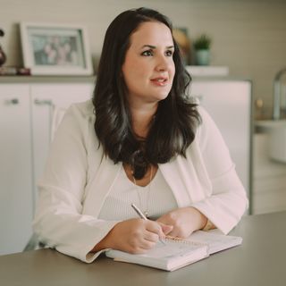 Ampliar imagem: Alessandra Vargas Alves Nunes, Psiquiatra Londrina