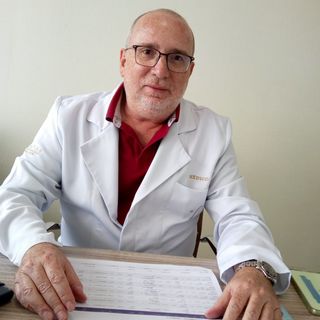 Ampliar imagem: Carlos Alberto Angulo, Ginecologista São Paulo