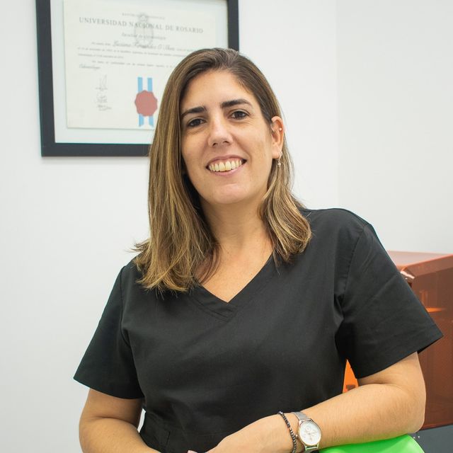 Luciana Fernandez O'shea, Odontólogo Rosario