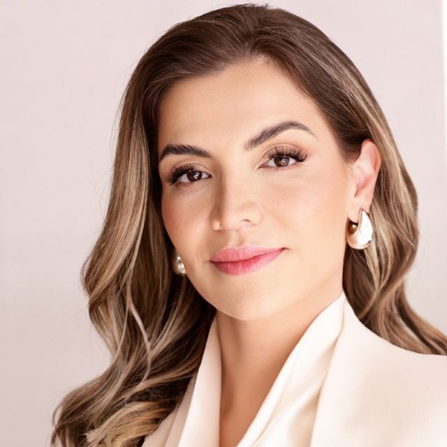 Vanessa Thiesen, Dentista Florianópolis