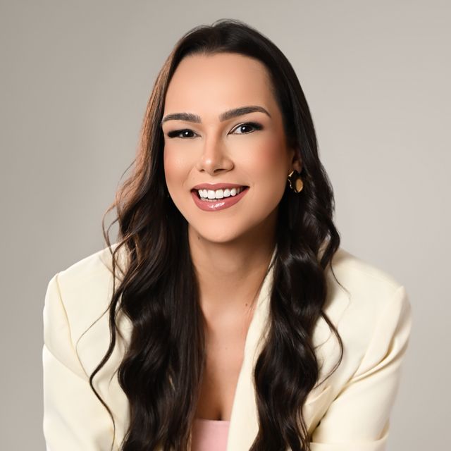 Camila  Teles Gonçalves , Dermatologista Montes Claros