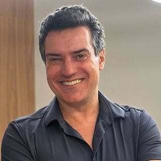 Ampliar imagem: Luis Osvaldo Melo Cabral, Neurologista Nova Lima