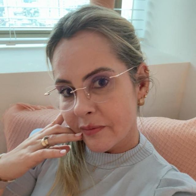 Carolina Sardou, Psicólogo Caruaru