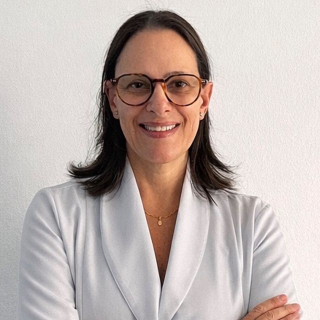 Jessie  Capobiango , Dentista Rio de Janeiro