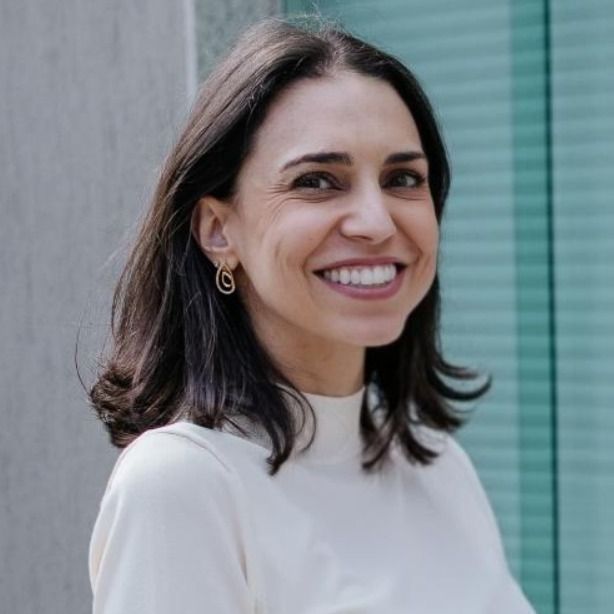 Camila de Almeida Mazzoni, Cirurgião vascular Curitiba