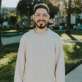 Acercar imagen: Julio Alberto Hugo Olivares Lopez, Terapeuta complementario Concepción