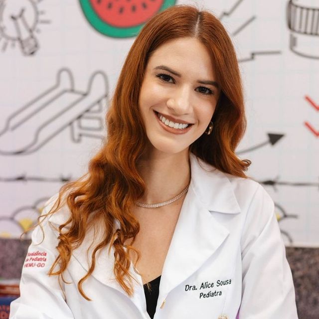 Alice  Sousa Almeida Araújo, Pediatra Goiânia