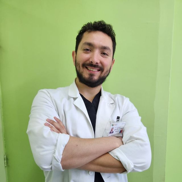 Vicente  Aguirre, Médico general La Serena