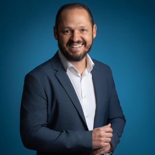 Luiz Fellipe Favoreto Genelhu, Reumatologista Vitória