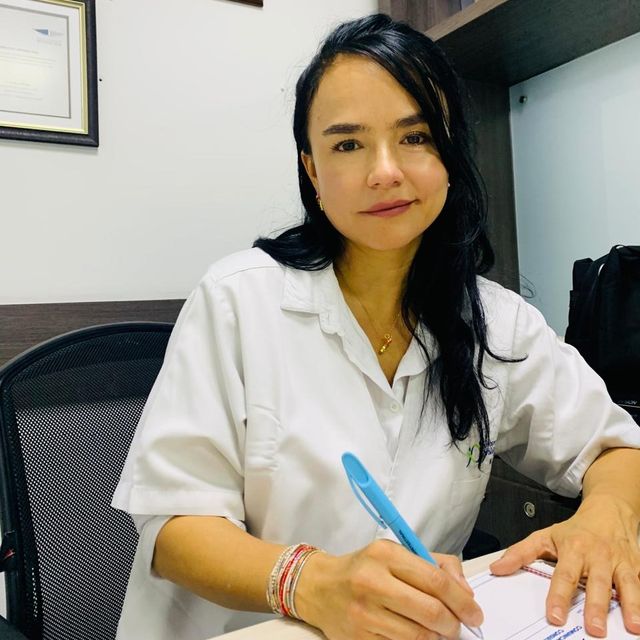 Carolina Rendón García, Otorrinolaringólogo Medellín