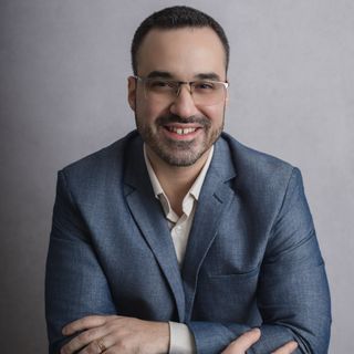 Dr. Marcel Araujo Portela