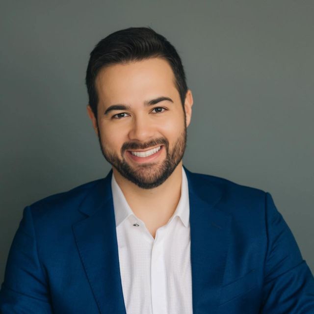 Victor Rezende, Cirurgião plástico Uberlândia