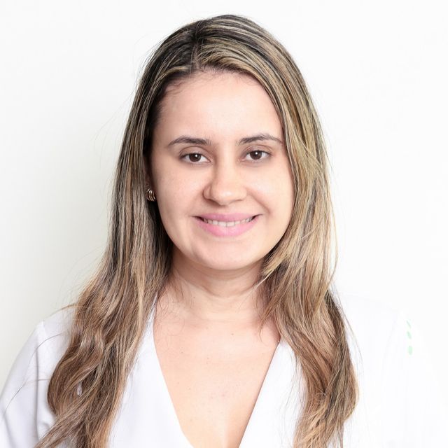 Priscila Naves Lopo, Oftalmologista Uberaba